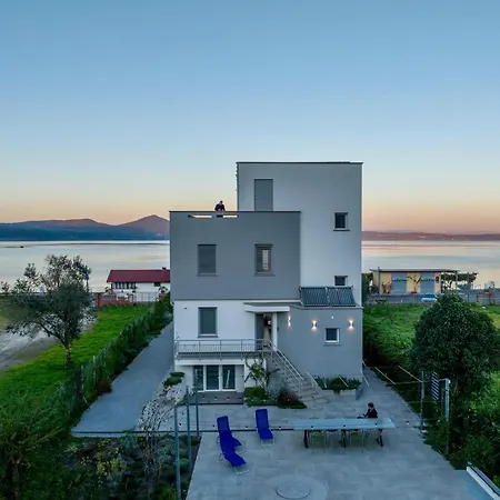 Domusbiri Guest house *