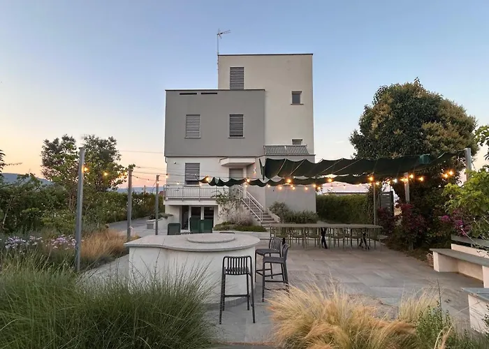 Πανσιόν Domusbiri 3*